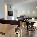 Central Apartment Apartman *