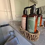 아파트 Central Apartment *