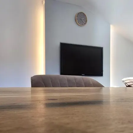 Central Apartment דירה *